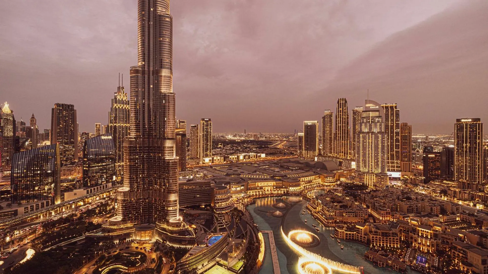 Skyhigh 2Br Burj Views Steps To Dubai Mall location