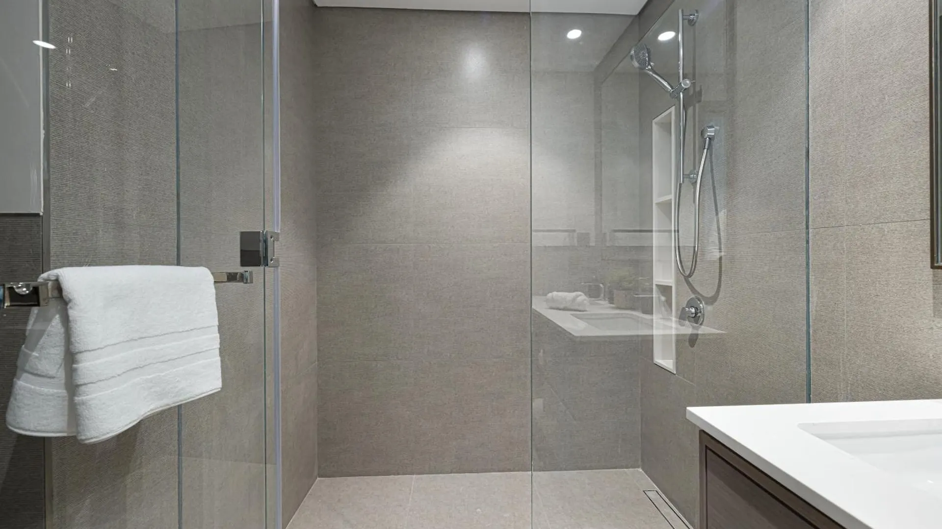 Skyhigh 2Br Burj Views Steps To Dubai Mall 0*,