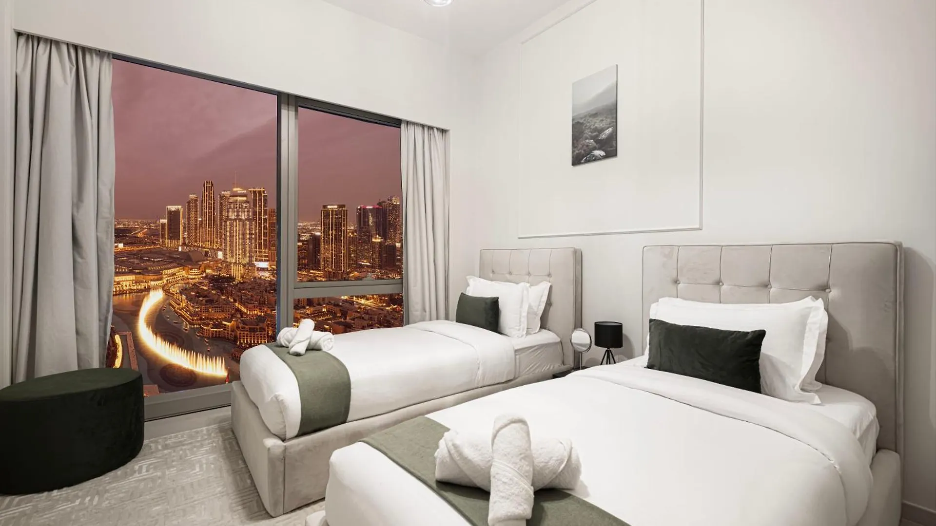 Skyhigh 2Br Burj Views Steps To Dubai Mall Apartment