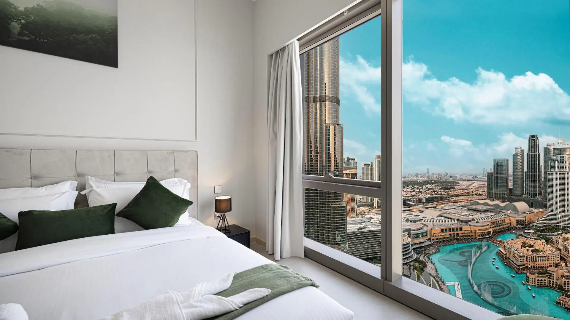 Skyhigh 2Br Burj Views Steps To Dubai Mall 0*,